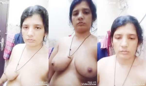 Indian bhabhi showing naked body